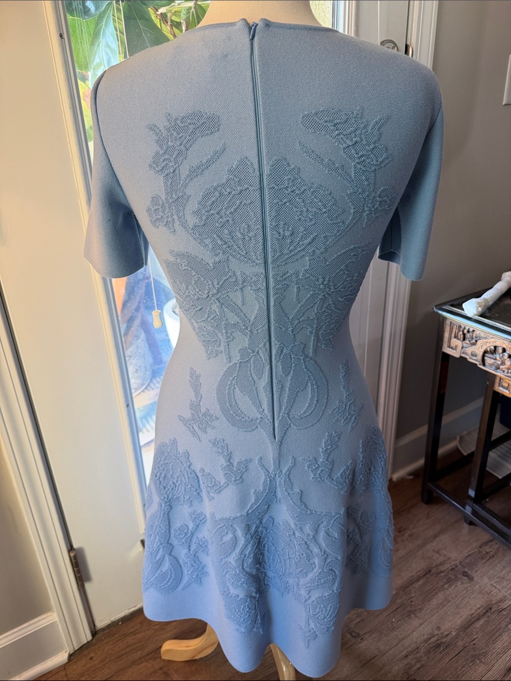 Oscar de la Renta Powder Blue Embroidered Midi Dress medium like new - Picture 2 of 5